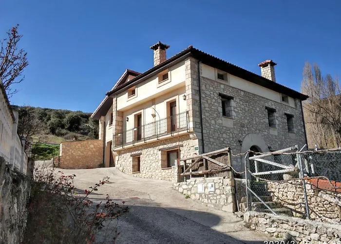 בית נופש Spacious House In Merindad De Valdivielso Quintana de Valdivielso